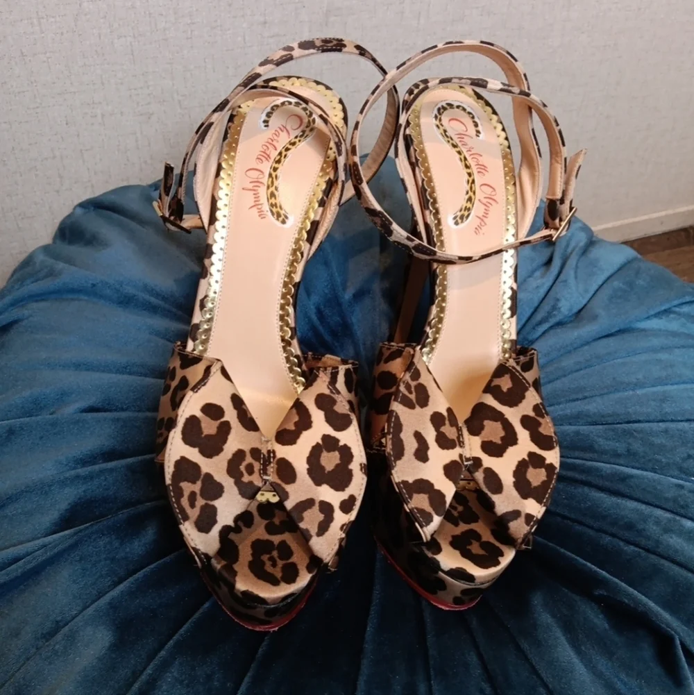 Charlotte Olympia Leopard Print Heels Made In Italy Size 40 Usa 9